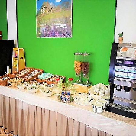 Hotel Berna Римини Экстерьер фото